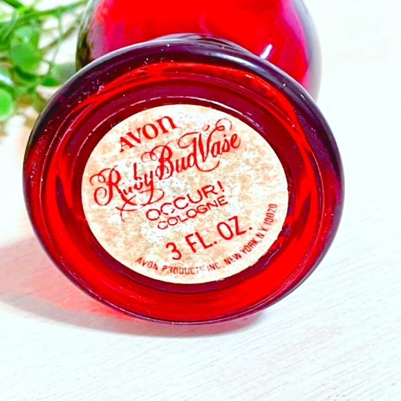Vintage Avon Ruby Red Bud Vase - Picture 4 of 4